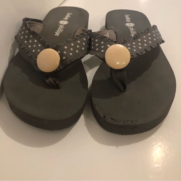 3/$20 Lindsay Phillips Flip Flops 🩴 - Picture 3 of 12